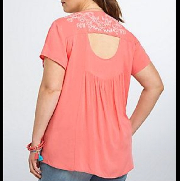 Torrid Romantic Spring coral embroidered cut out back top size 2 - Picture 11 of 11